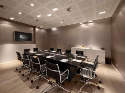 Indigo Berlin-alexanderplatz, An Ihg Hotel 4*
